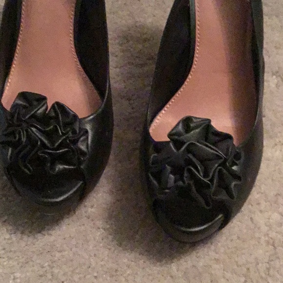 Shoes - Picture 4 of 5